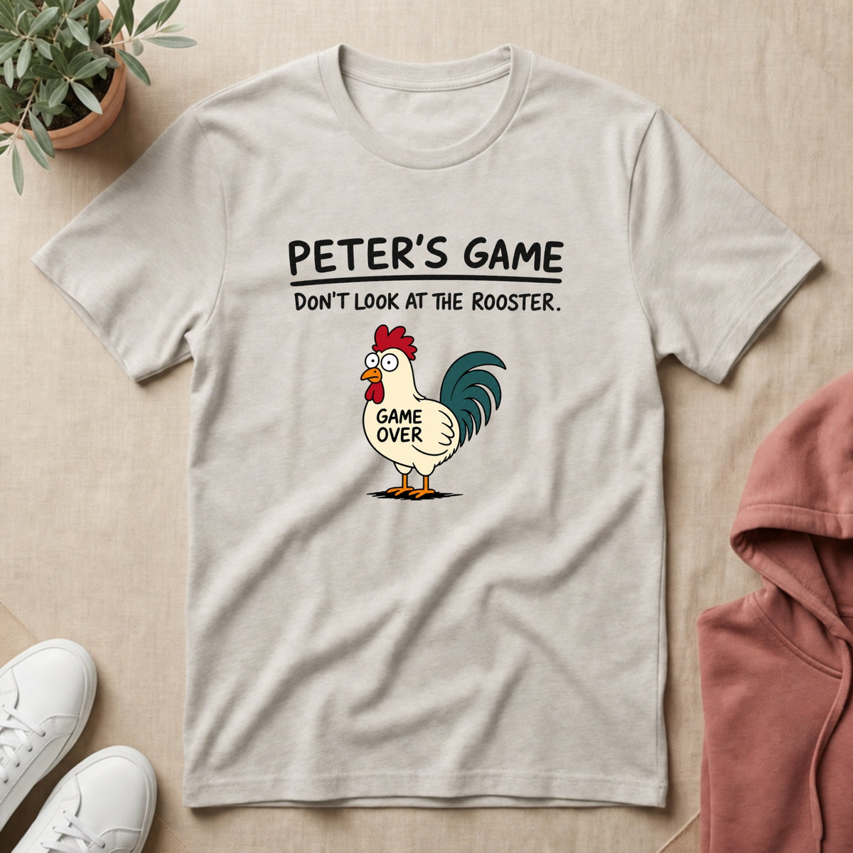 Peter's Game tee in Ice Grey: Don't look at the rooster